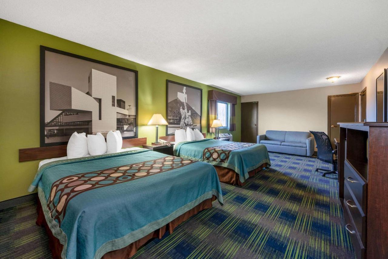 | Super 8 by Wyndham Cleveland