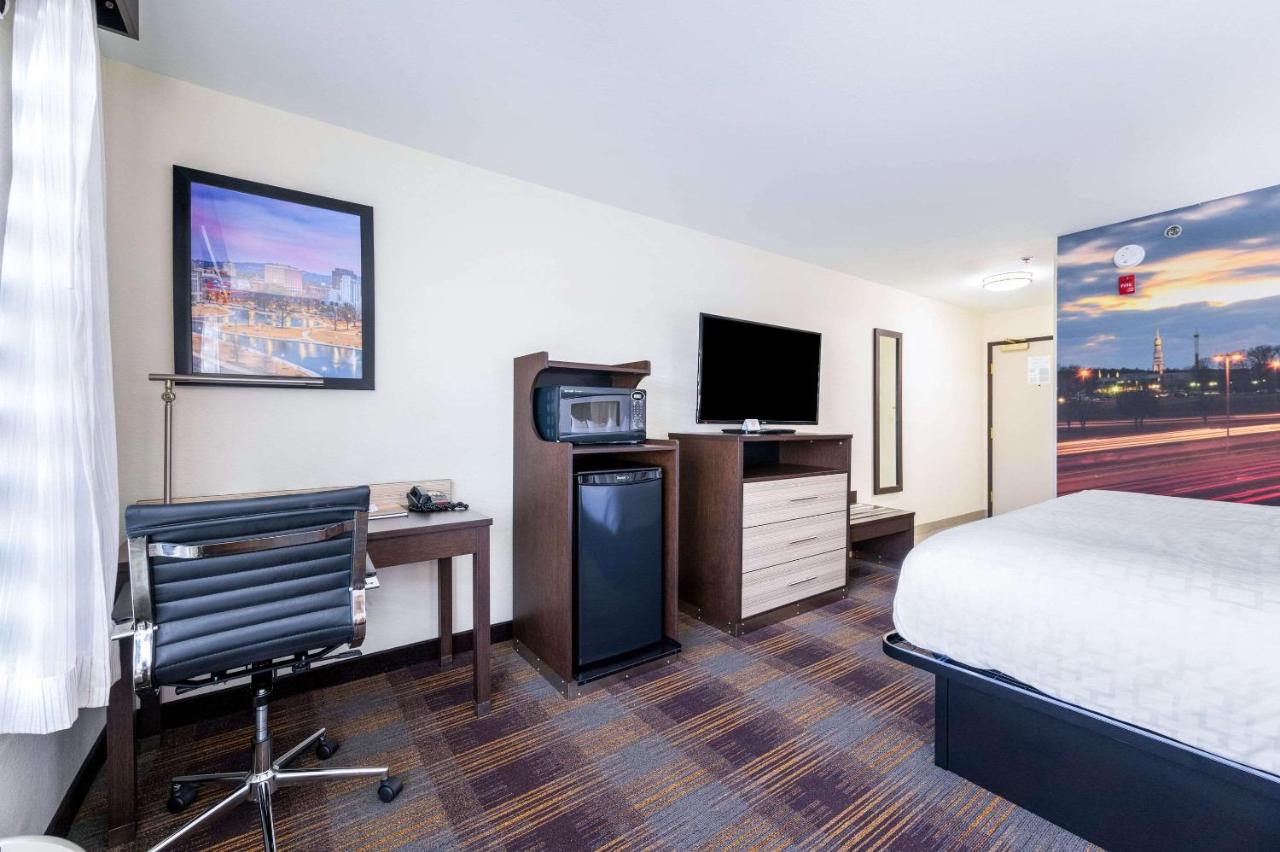 King Room - Non-Smoking at Clarion Pointe Madison Huntsville