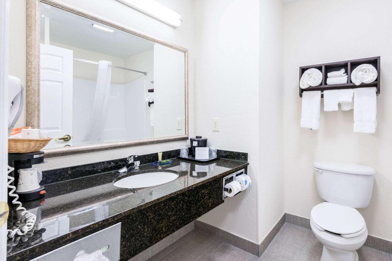 Queen Room with Two Queen Beds - Non-Smoking at Clarion Pointe Madison Huntsville