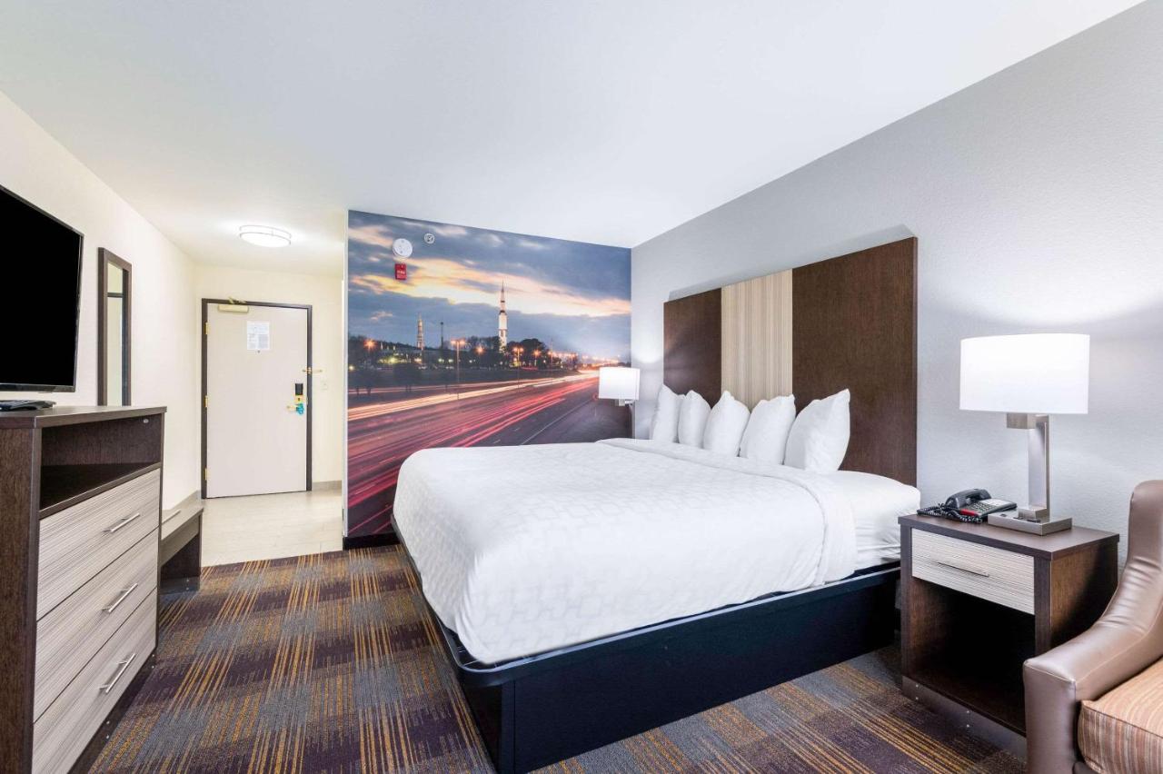 King Room - Accessible/Non-Smoking at Clarion Pointe Madison Huntsville