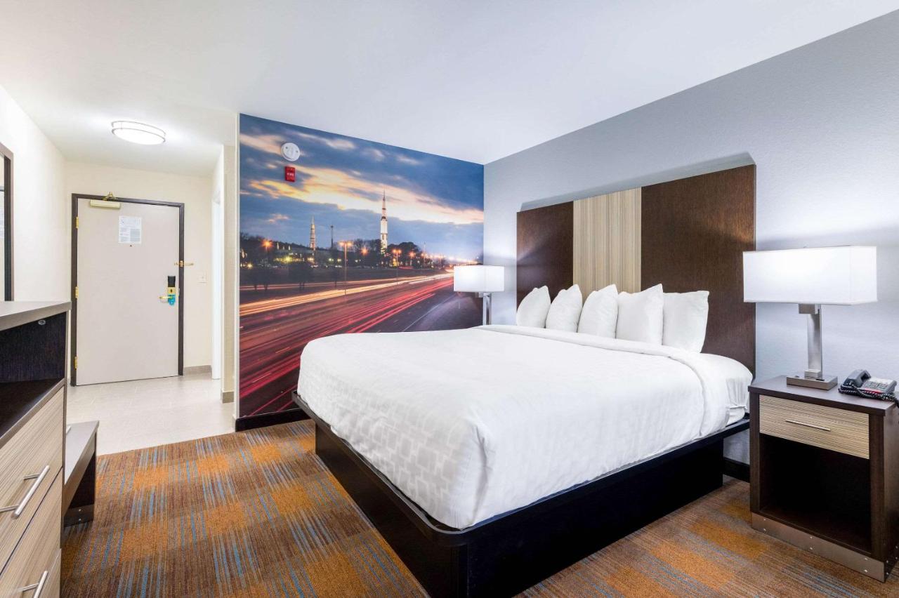 King Room - Accessible/Non-Smoking at Clarion Pointe Madison Huntsville