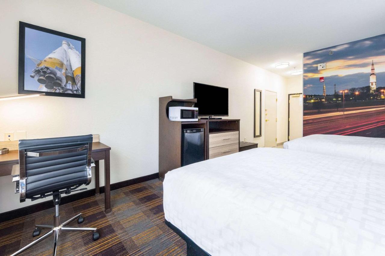 Queen Room with Two Queen Beds - Accessible/Non-Smoking at Clarion Pointe Madison Huntsville