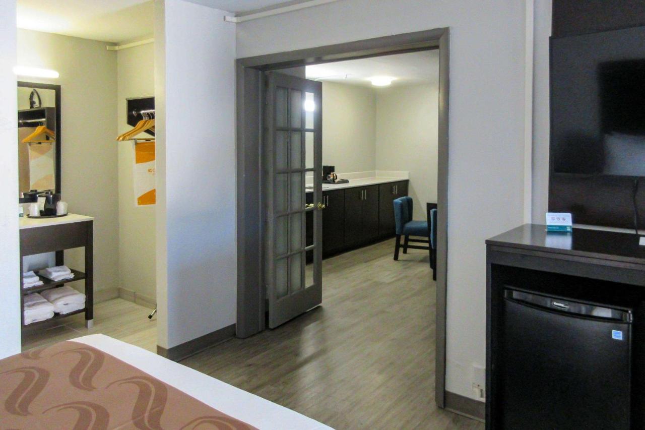 Queen Suite with Two Queen Beds - Non-Smoking at Quality Inn Bowling Green South