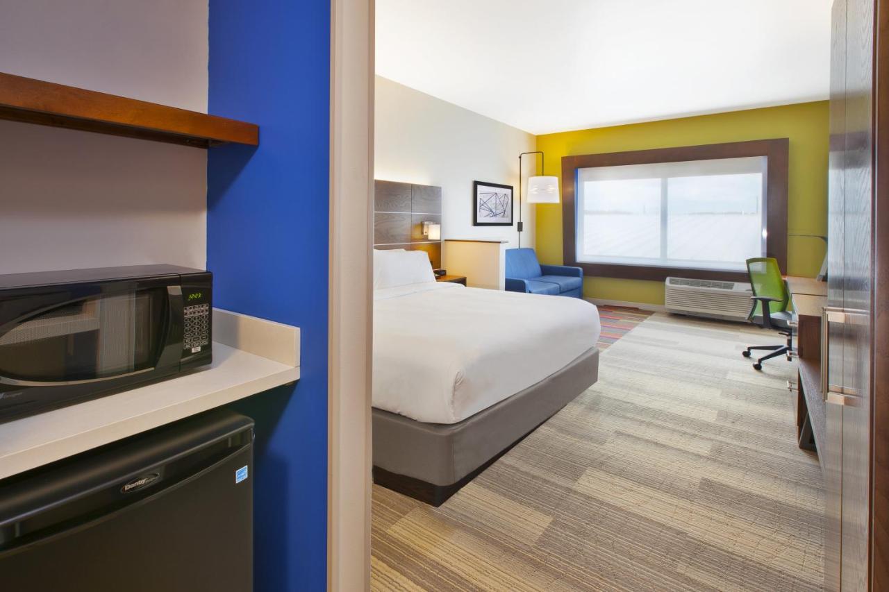 | Holiday Inn Express and Suites South Hill, an IHG Hotel