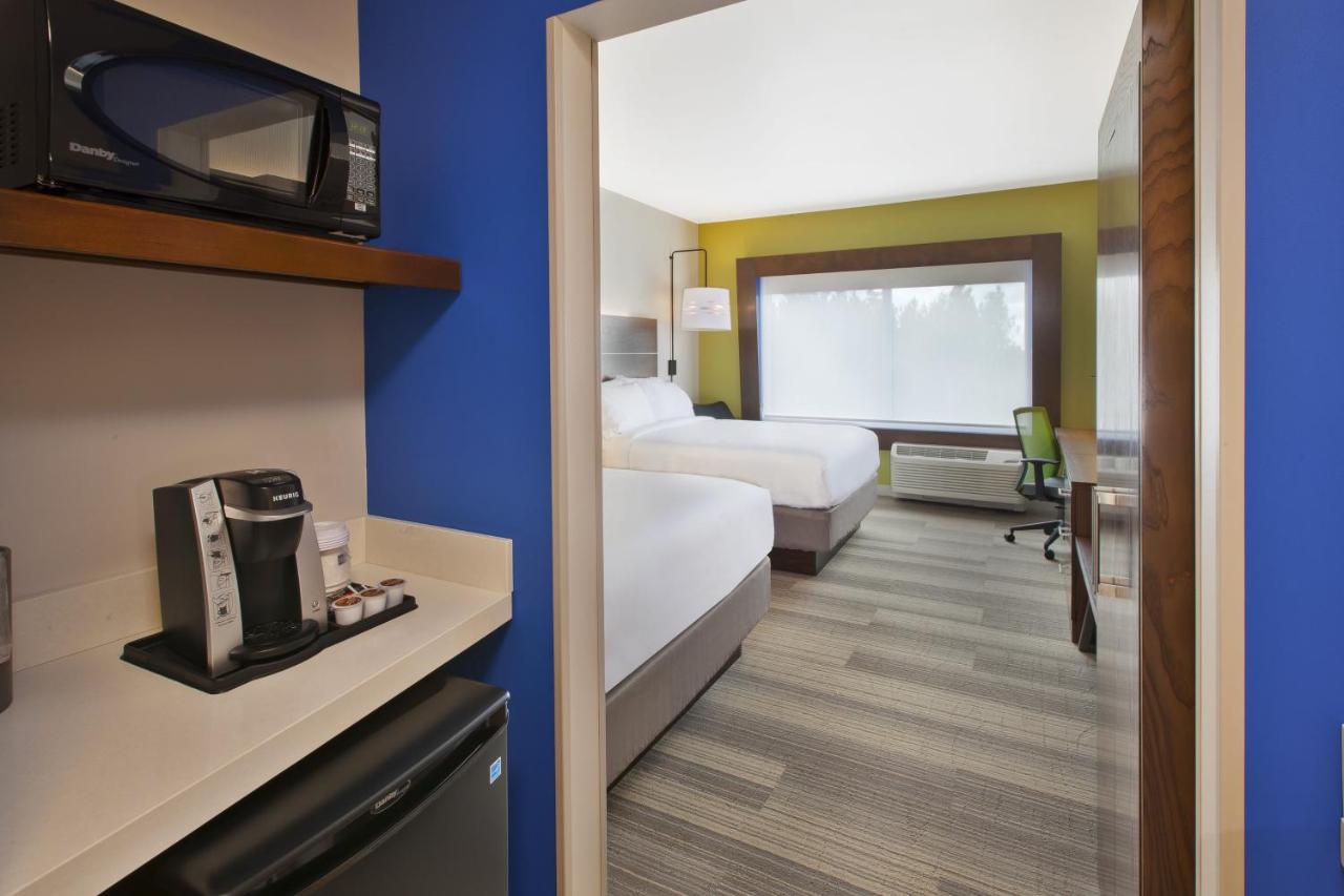 | Holiday Inn Express and Suites South Hill, an IHG Hotel