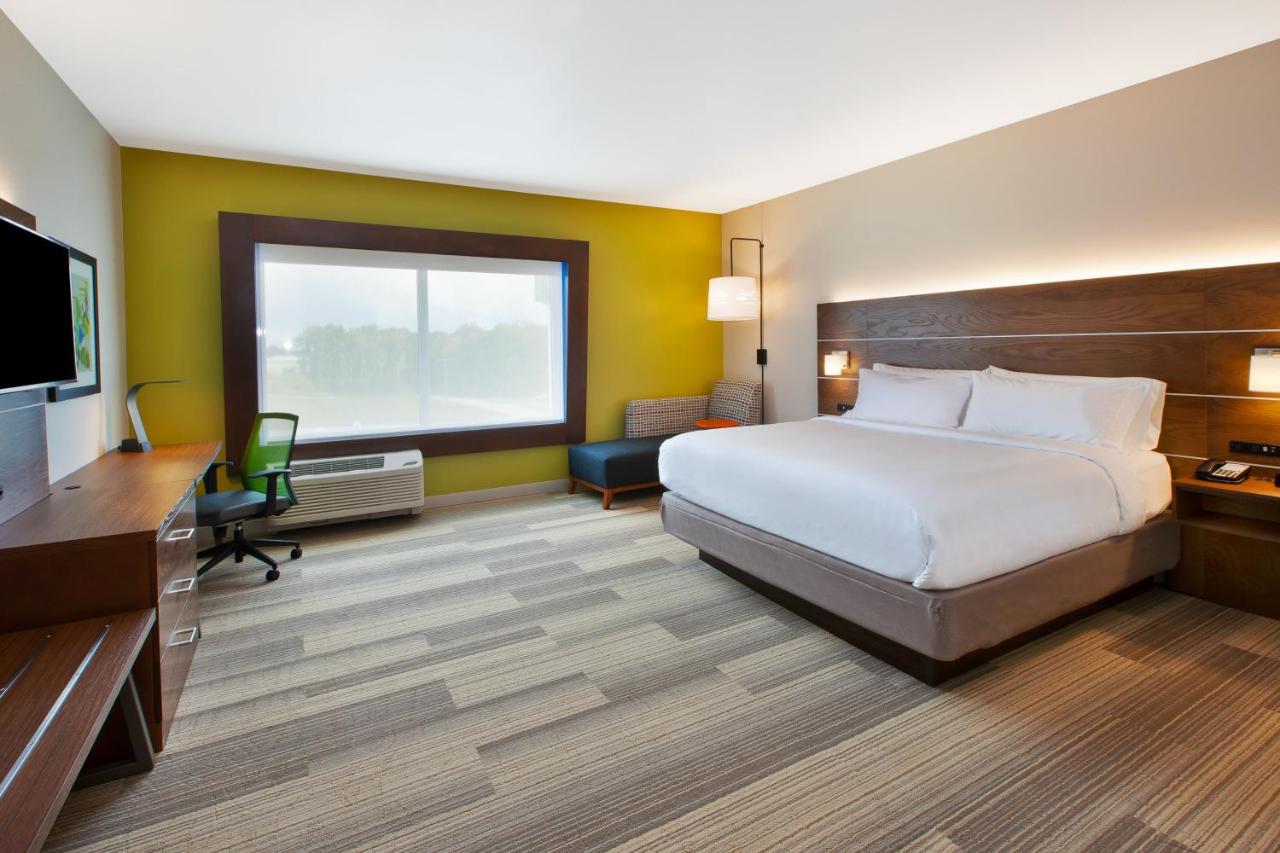 | Holiday Inn Express and Suites South Hill, an IHG Hotel