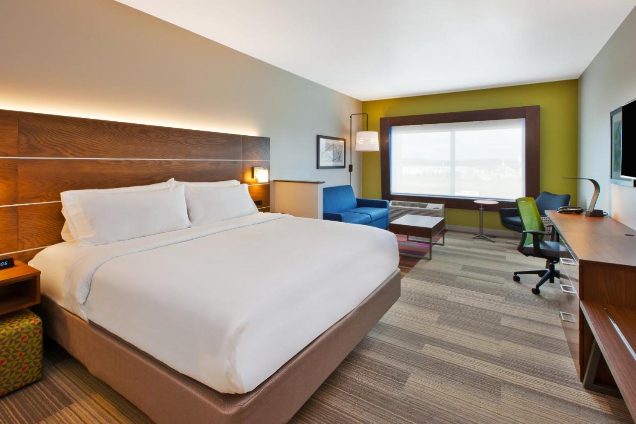 | Holiday Inn Express and Suites South Hill, an IHG Hotel