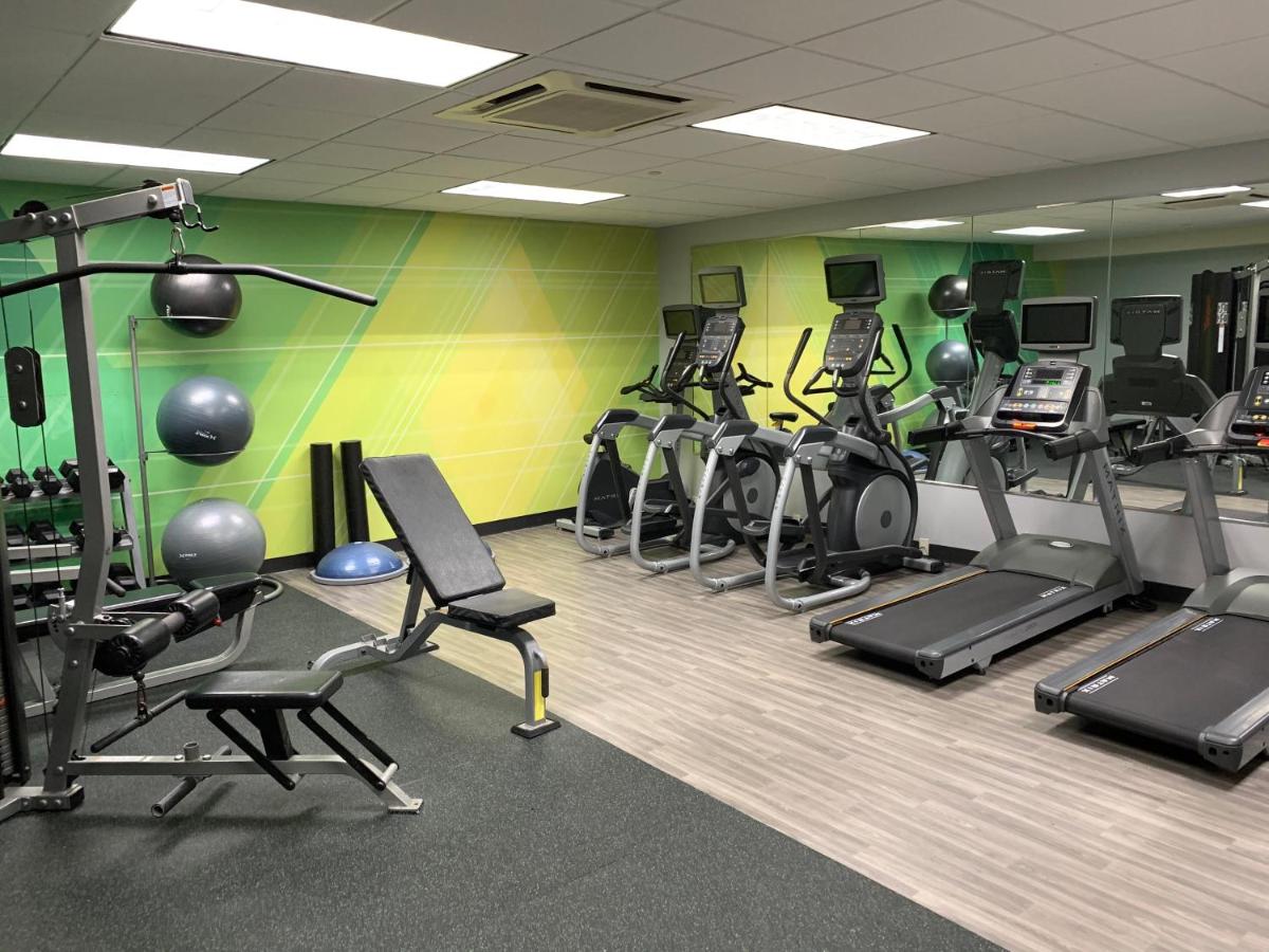 | Holiday Inn Martinsburg, an IHG Hotel