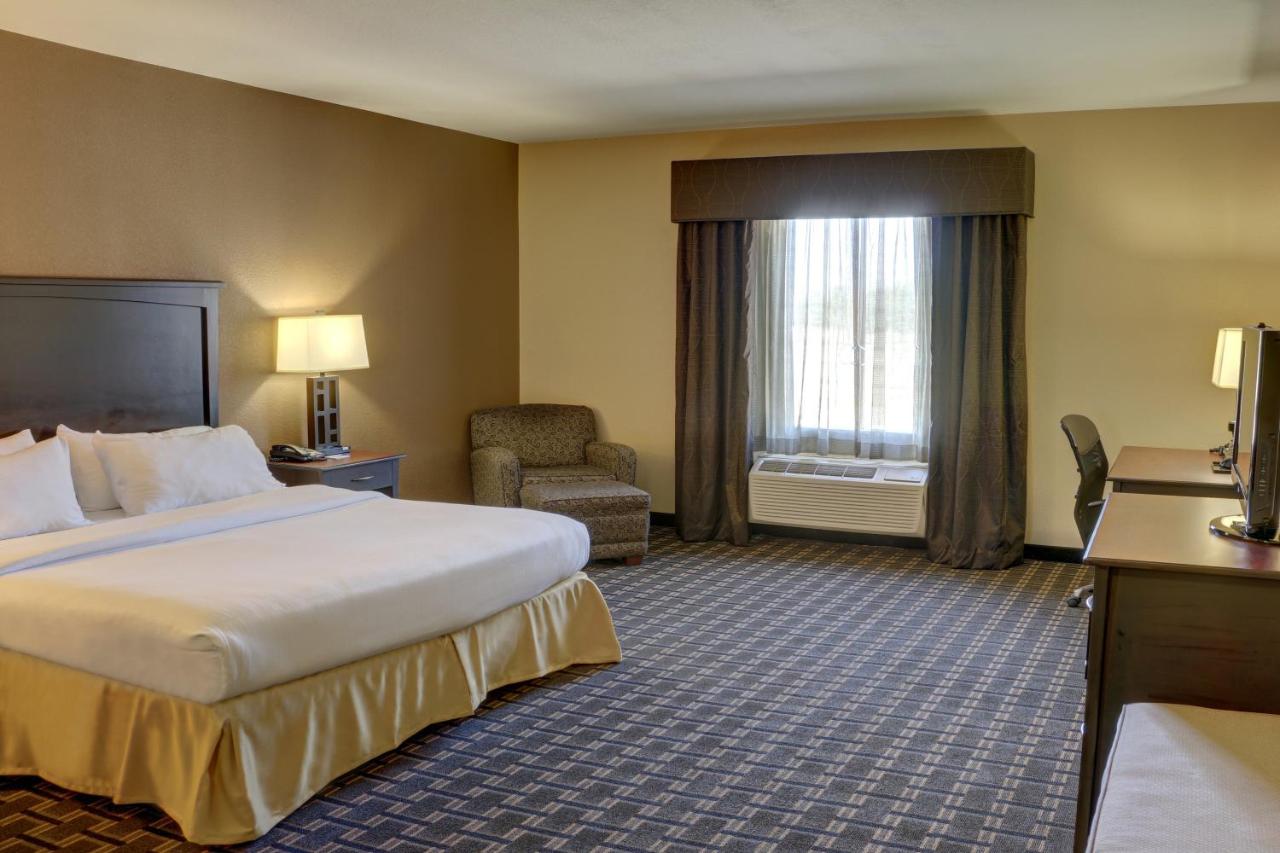 | Holiday Inn Express Hotel & Suites Texarkana East, an IHG Hotel