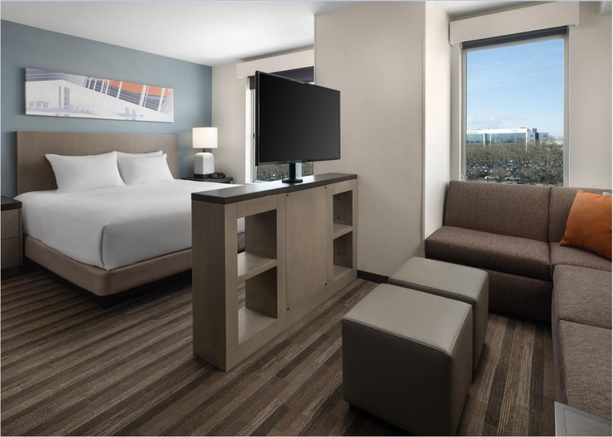 Studio with Sofa Bed at Hyatt House San Jose Airport