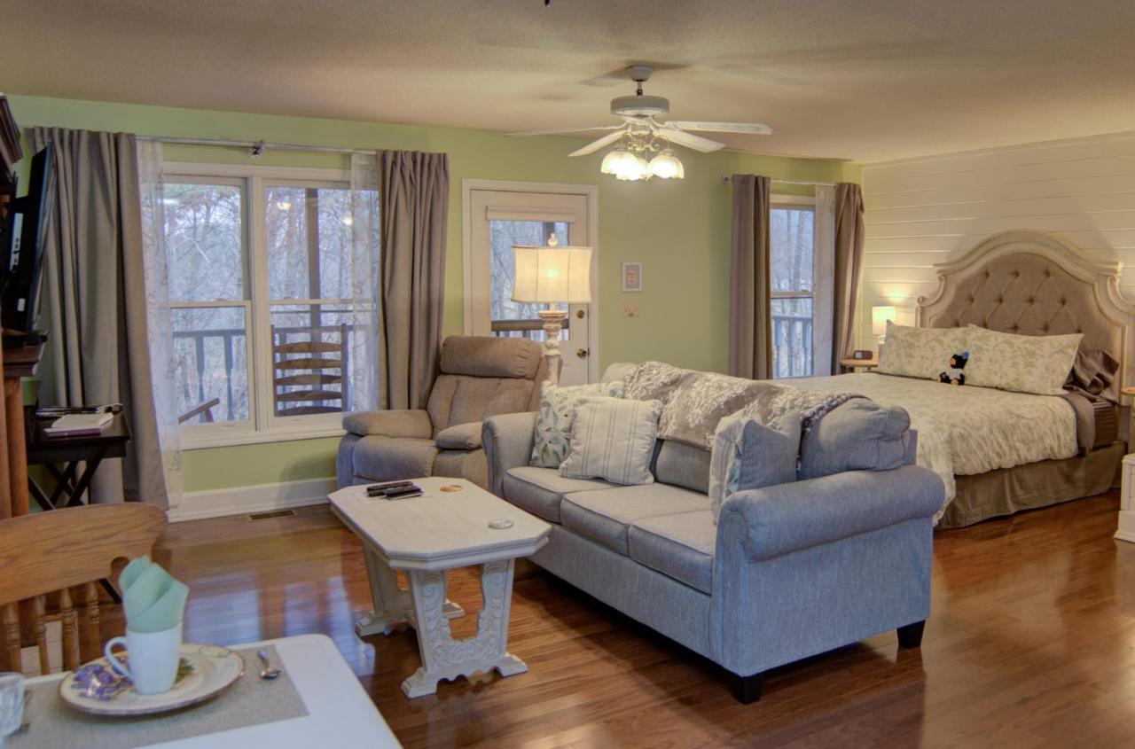 | Blue Mountain Mist Country Inn