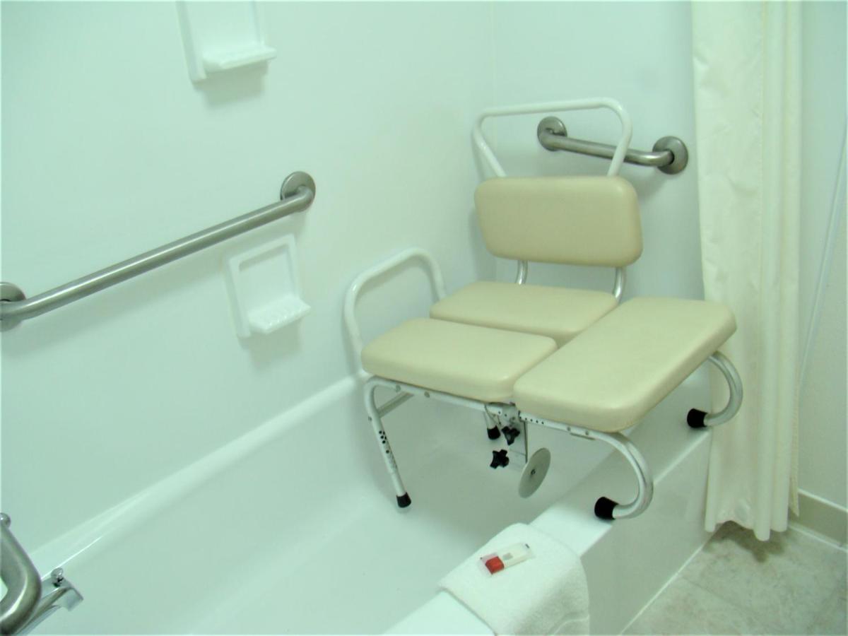King Room - Mobility Access/Non-Smoking at Baymont by Wyndham Front Royal Near Shenandoah National Park