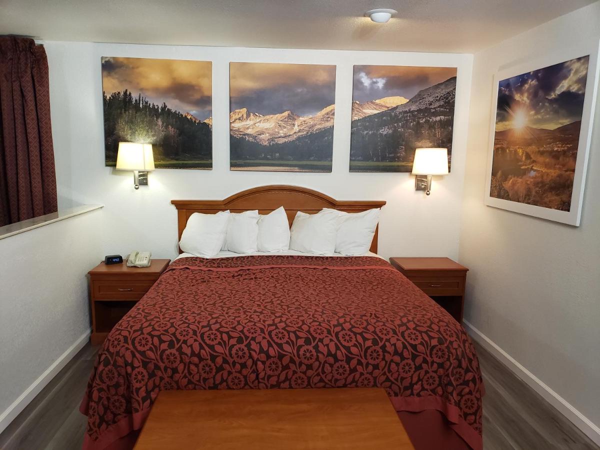 Deluxe King Studio Suite - Non-Smoking at Days Inn by Wyndham Bishop