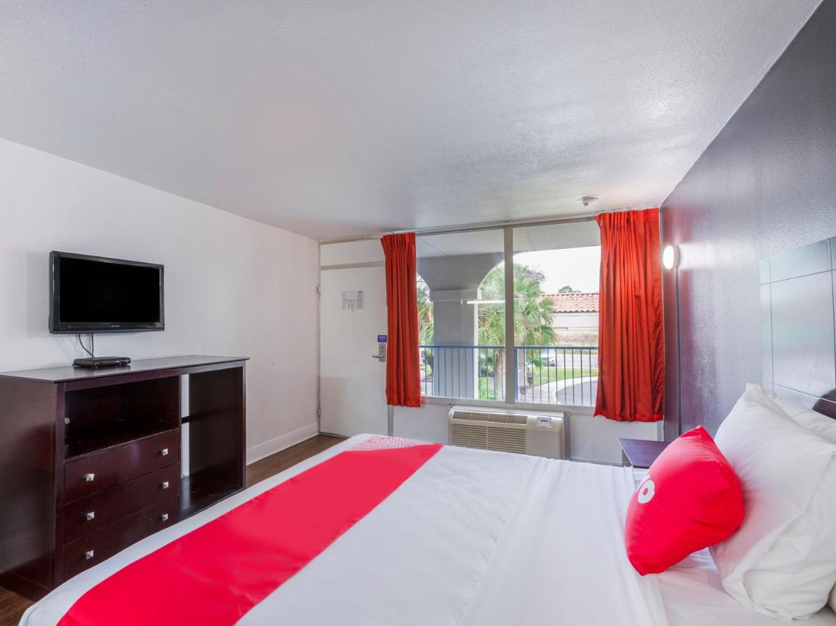  | OYO Hotel Baton Rouge - Mead Rd