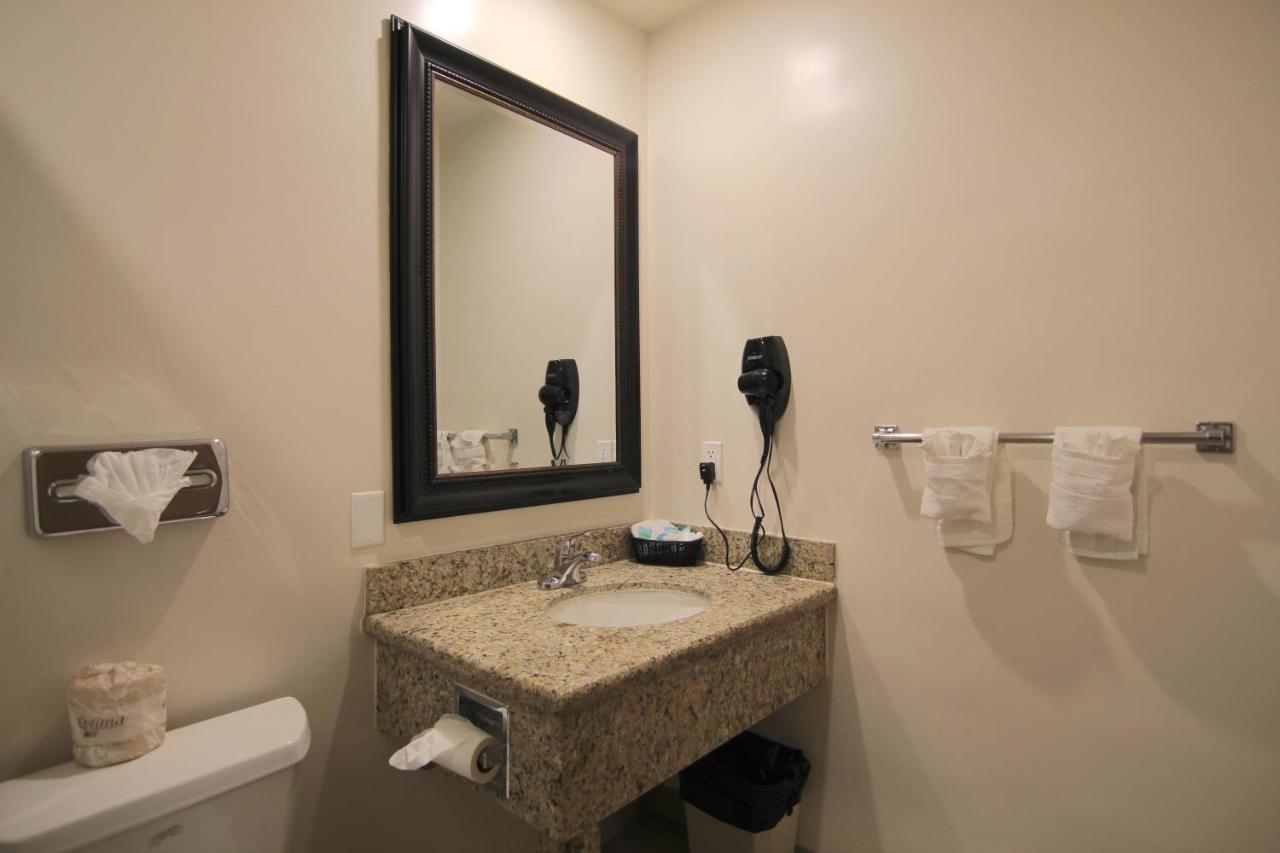 | Dunes Inn - Wilshire
