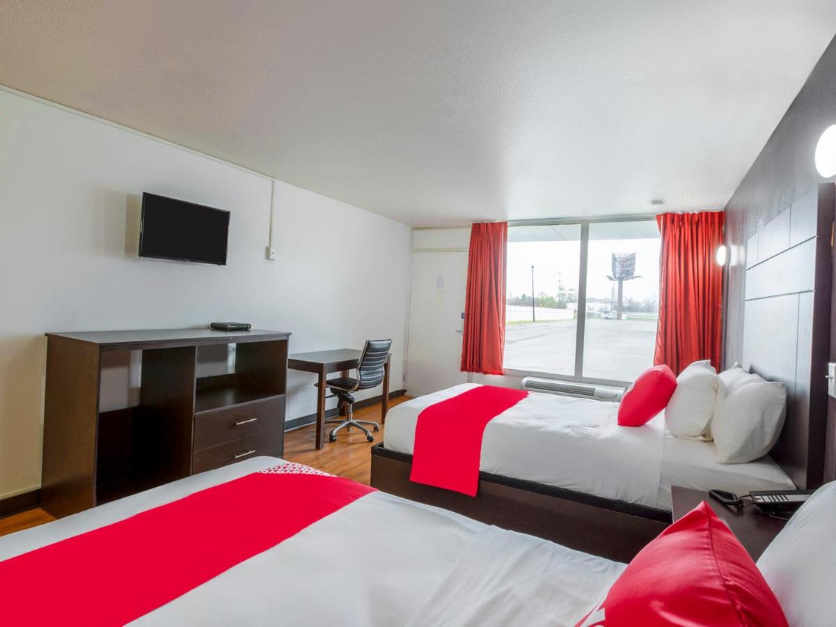 | OYO Hotel Baton Rouge - Mead Rd