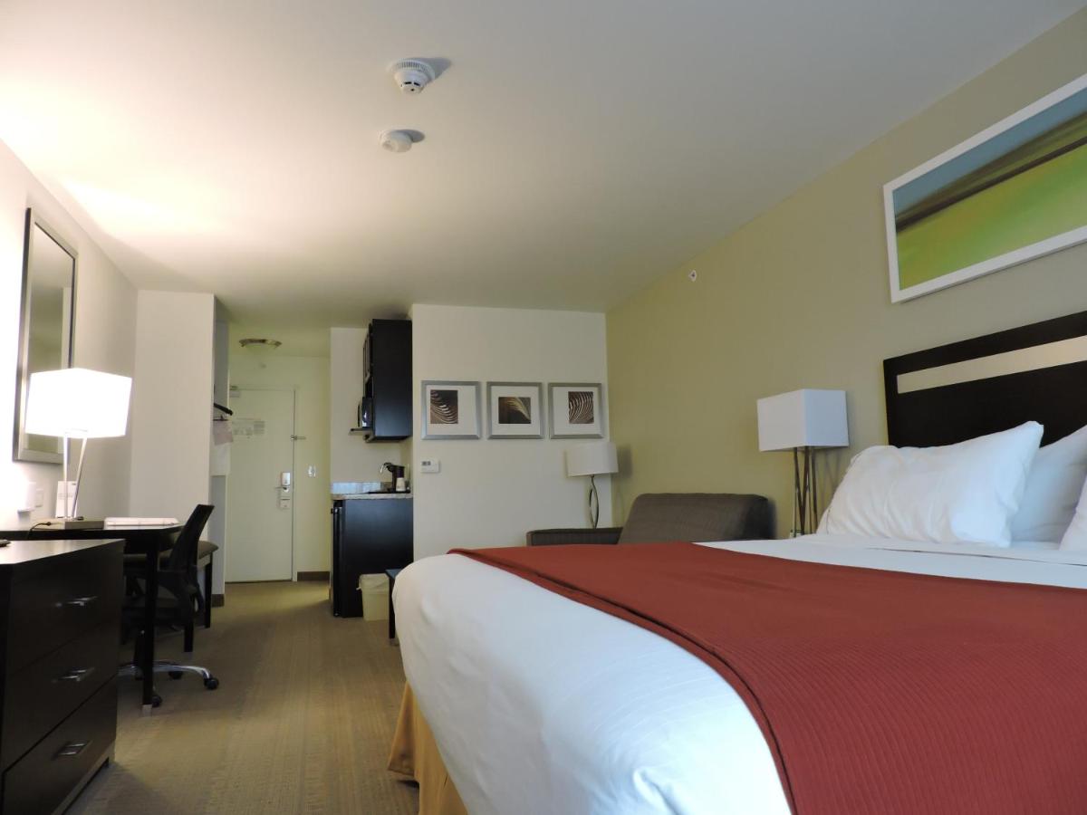 | Holiday Inn Express and Suites Montgomery, an IHG Hotel