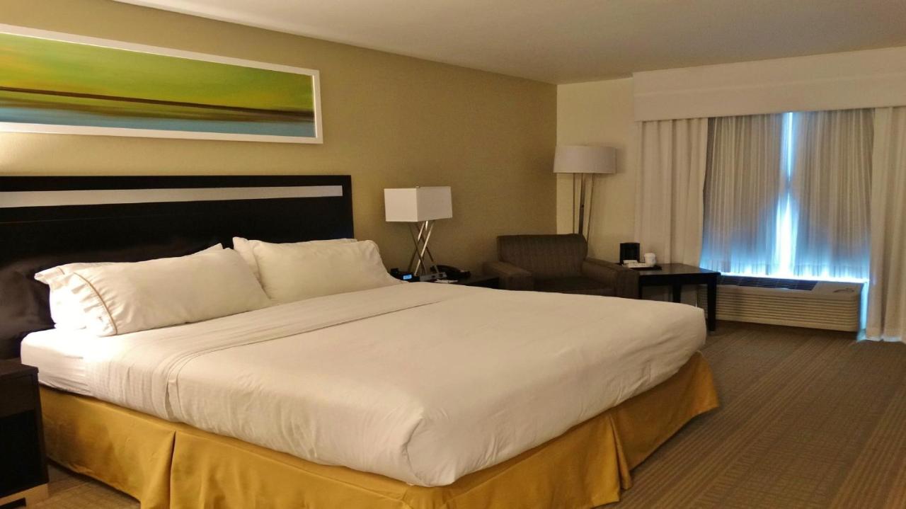| Holiday Inn Express and Suites Montgomery, an IHG Hotel