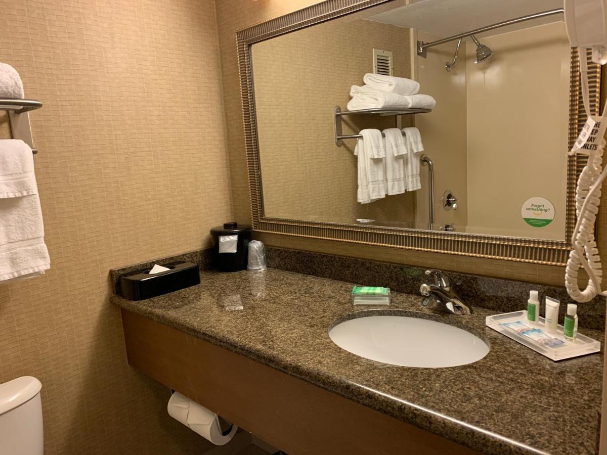 Deluxe King Room - Non-Smoking at Holiday Inn Johnstown Downtown by IHG