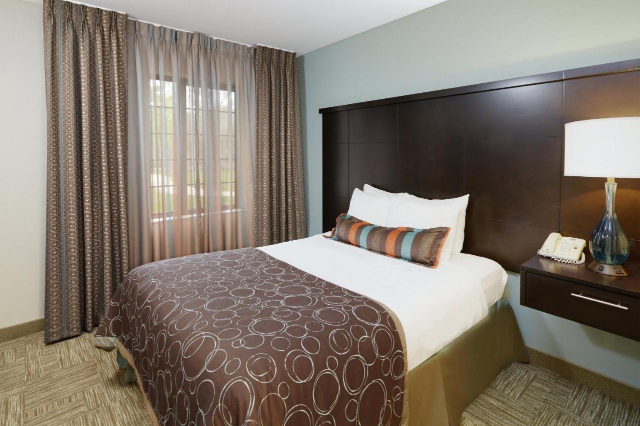  | Staybridge Suites Glenview, an IHG Hotel