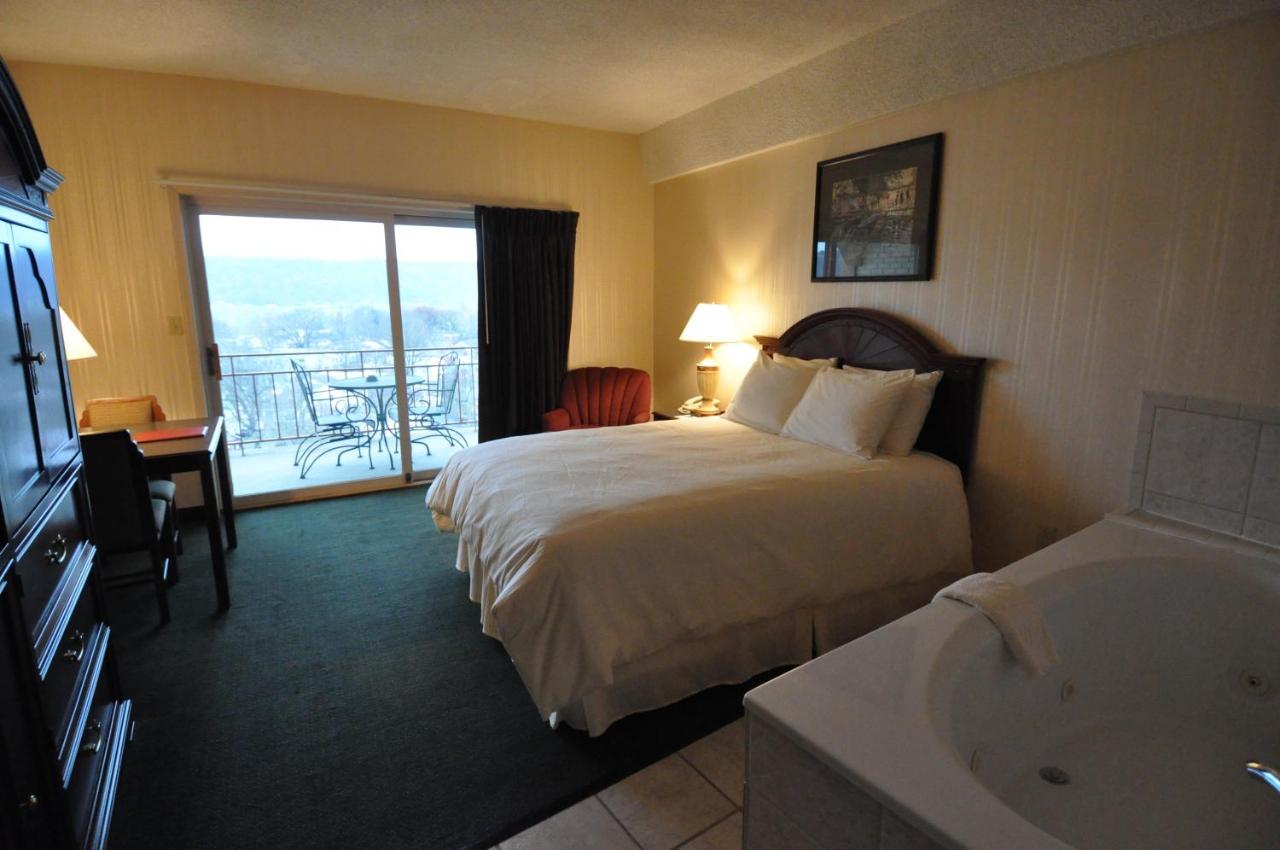 | Hillside Inn