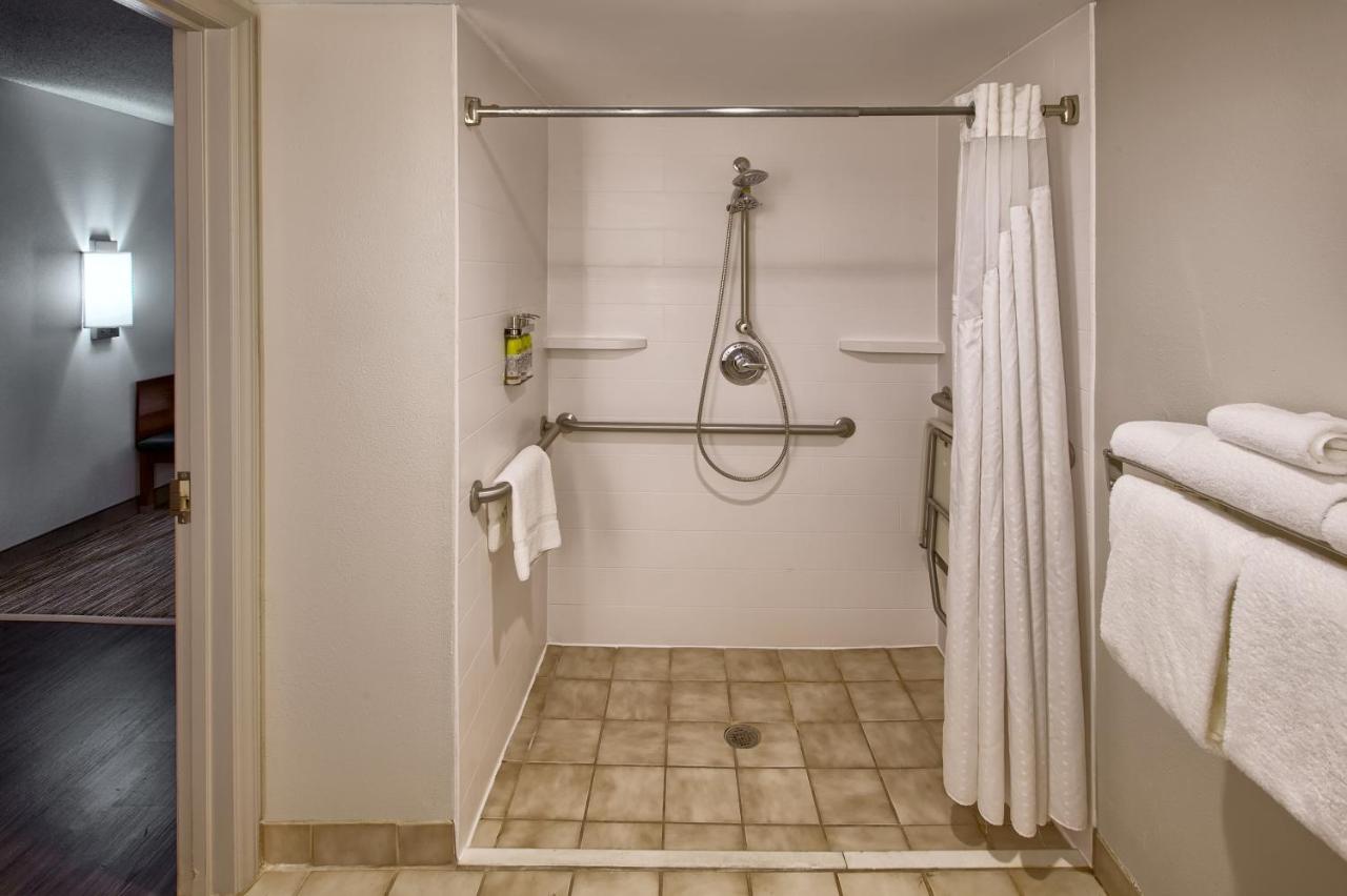 | Holiday Inn Express & Suites Raleigh North - Wake Forest, an IHG Hotel