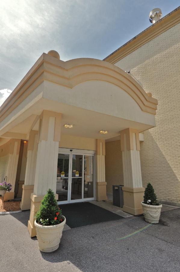 | Hillside Inn