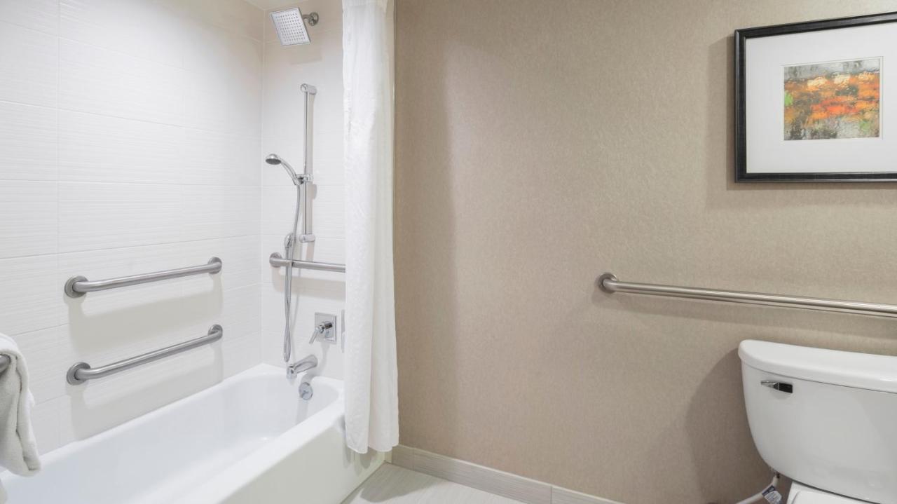  | Holiday Inn Cincinnati-Riverfront, an IHG Hotel