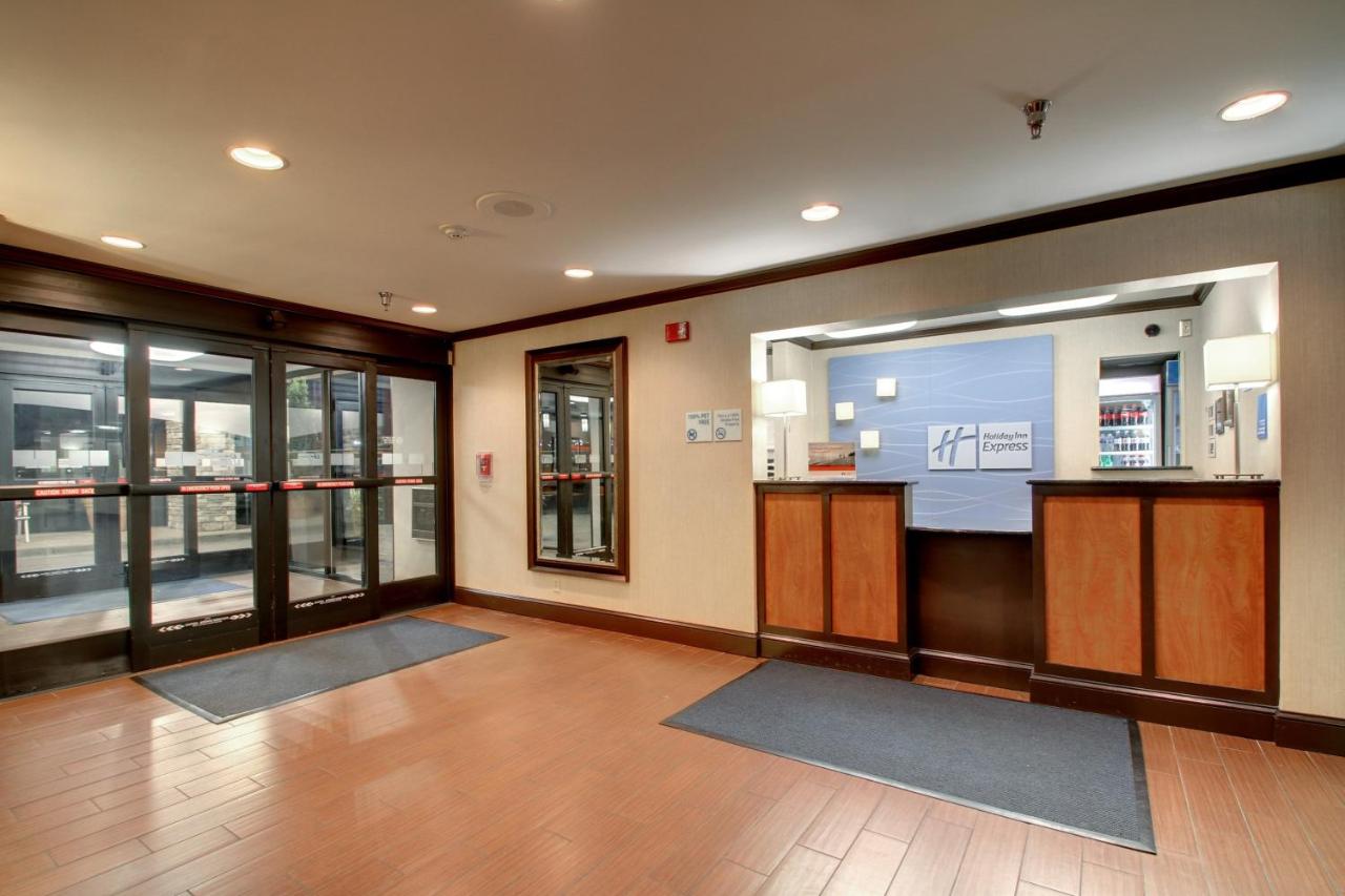 | Holiday Inn Express Hotel Fort Campbell-Oak Grove, an IHG Hotel
