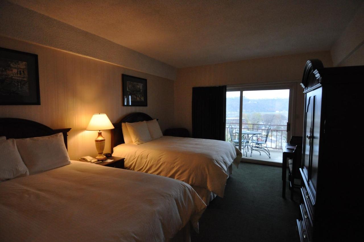 | Hillside Inn