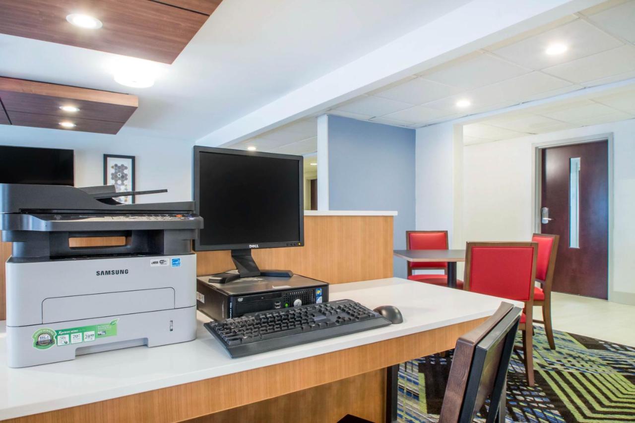 | Holiday Inn Express & Suites - Albany Airport - Wolf Road, an IHG Hotel