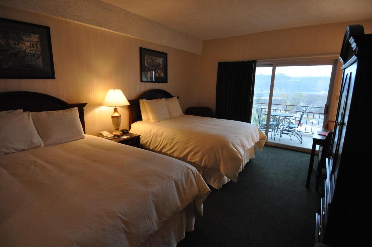 | Hillside Inn
