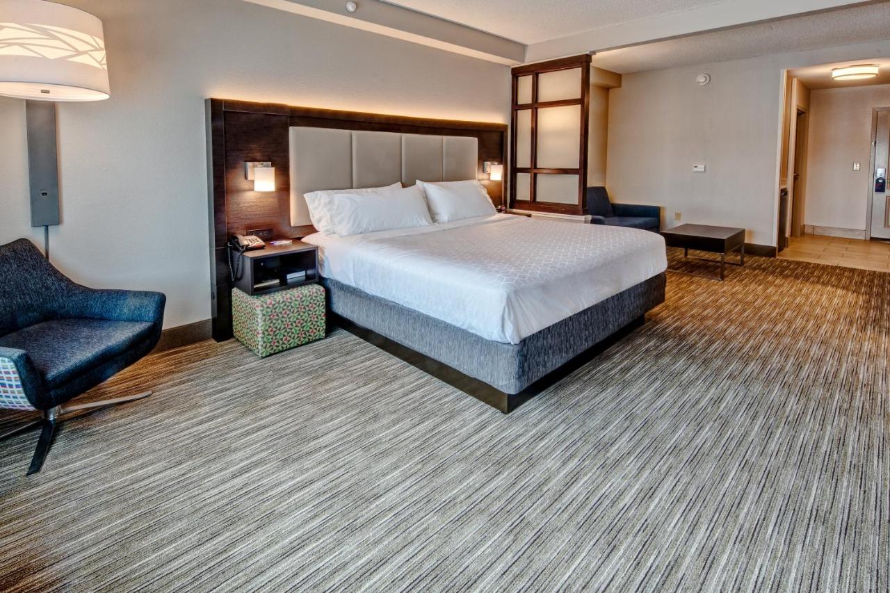 King Room at Holiday Inn Express Hotel & Suites Jackson NE by IHG