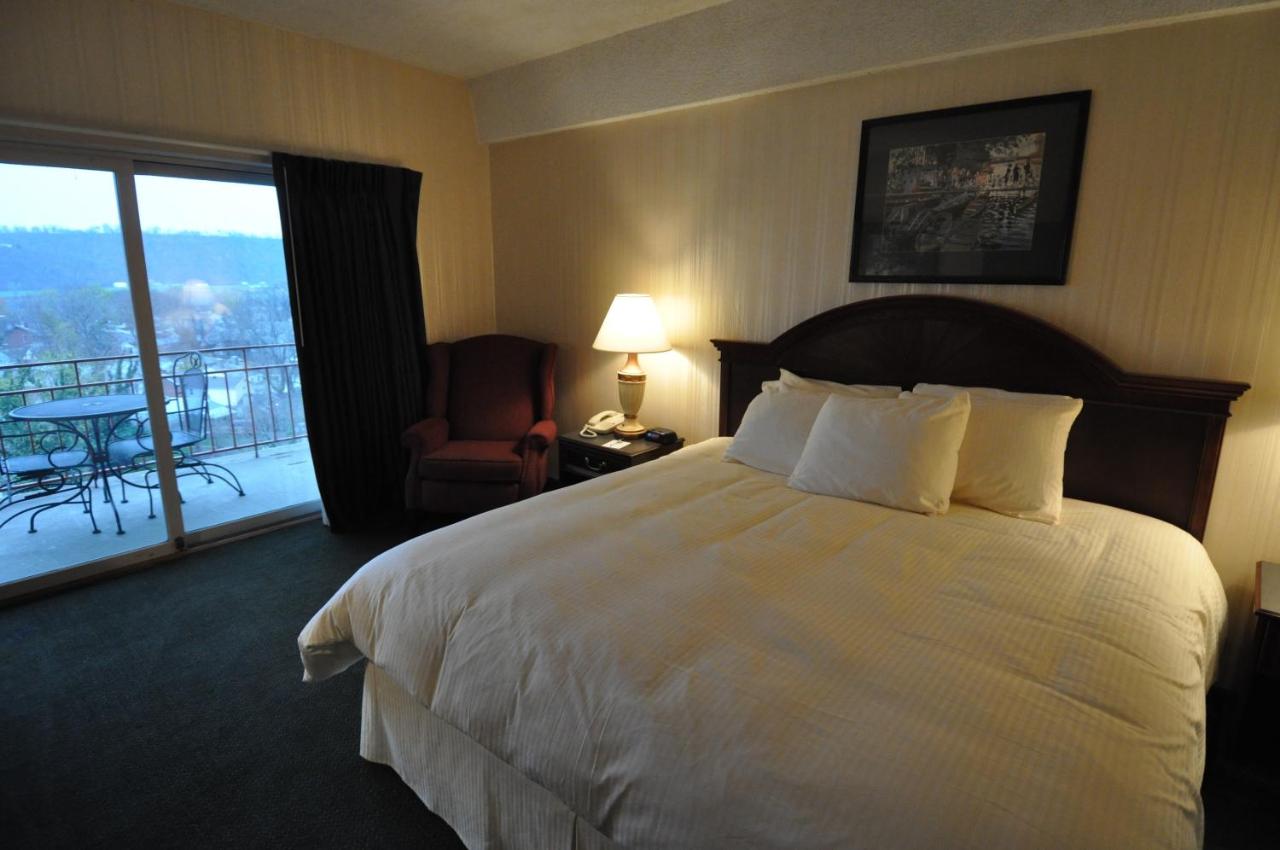 | Hillside Inn