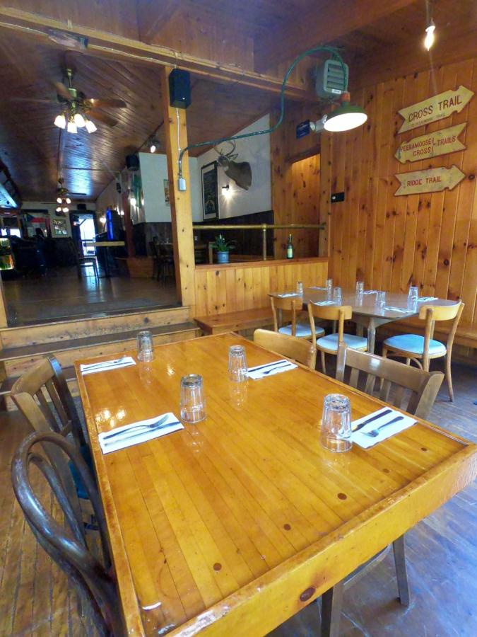 | Pine Hill Arms Hotel