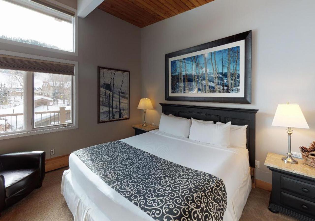 Standard One-Bedroom Apartment at Manor Vail Lodge
