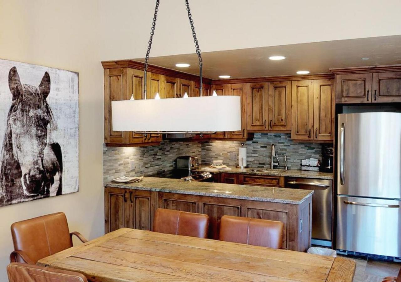 Superior Two-Bedroom Apartment at Manor Vail Lodge
