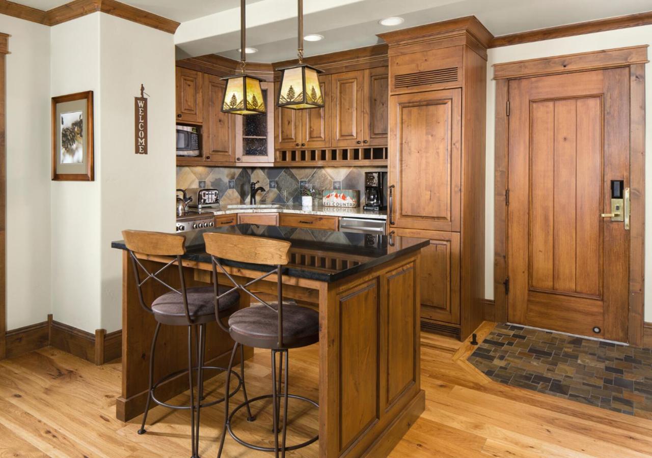 Superior One-Bedroom Apartment at Manor Vail Lodge