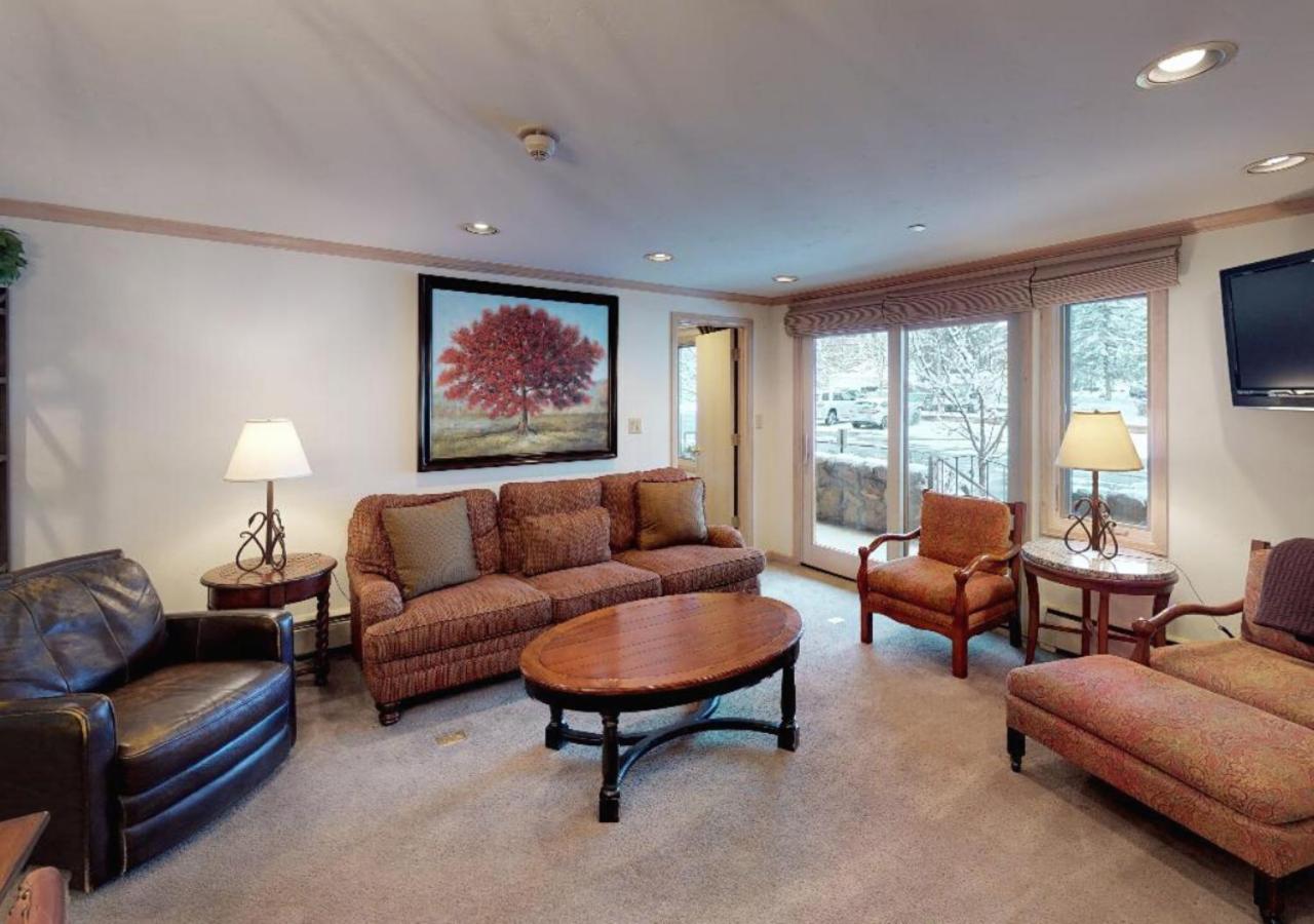 Standard Three-Bedroom Apartment at Manor Vail Lodge