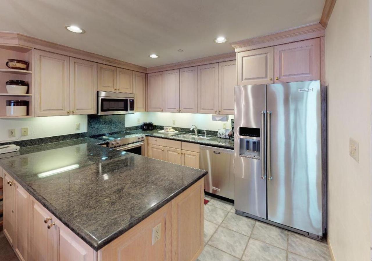 Standard Three-Bedroom Apartment at Manor Vail Lodge