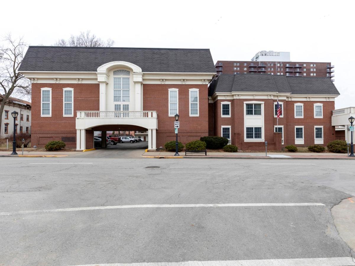  | Mansion View Inn & Suites