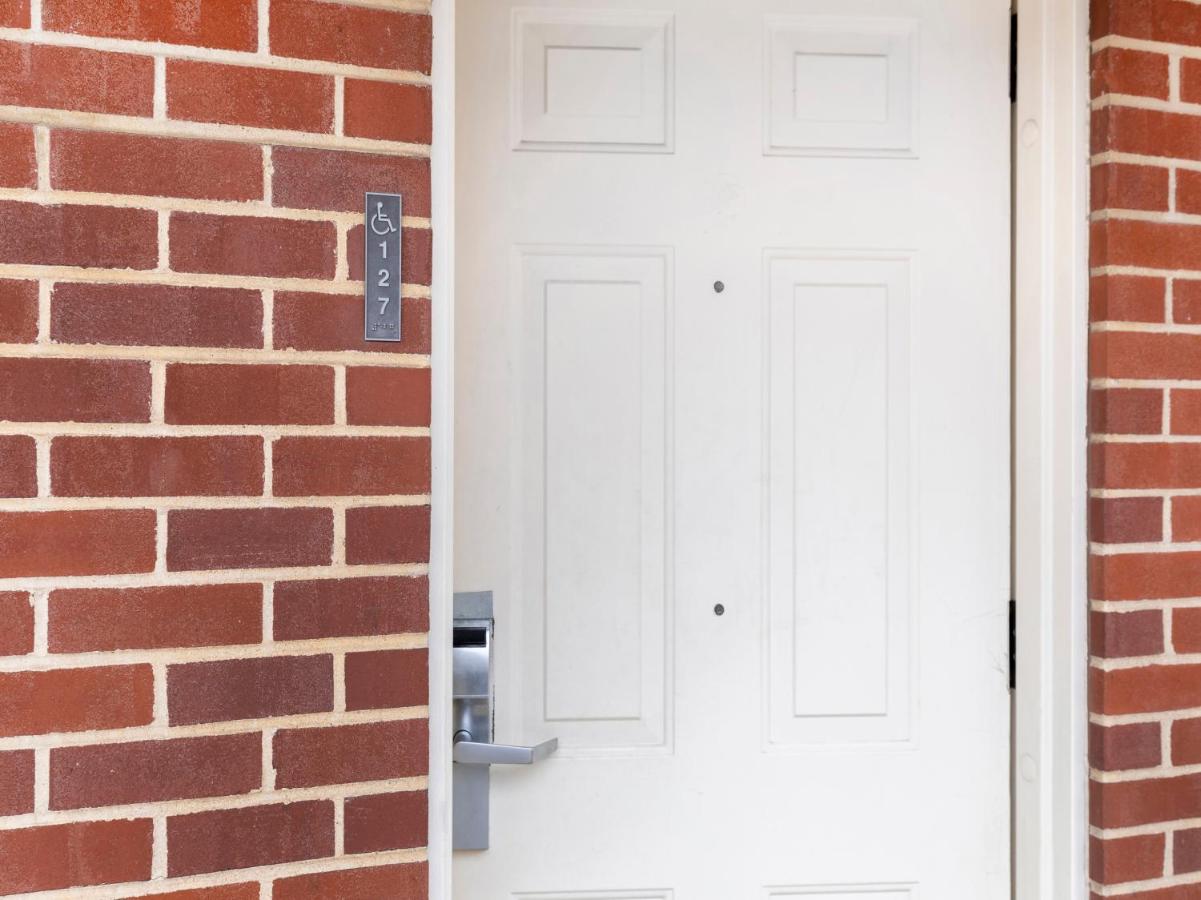  | Mansion View Inn & Suites
