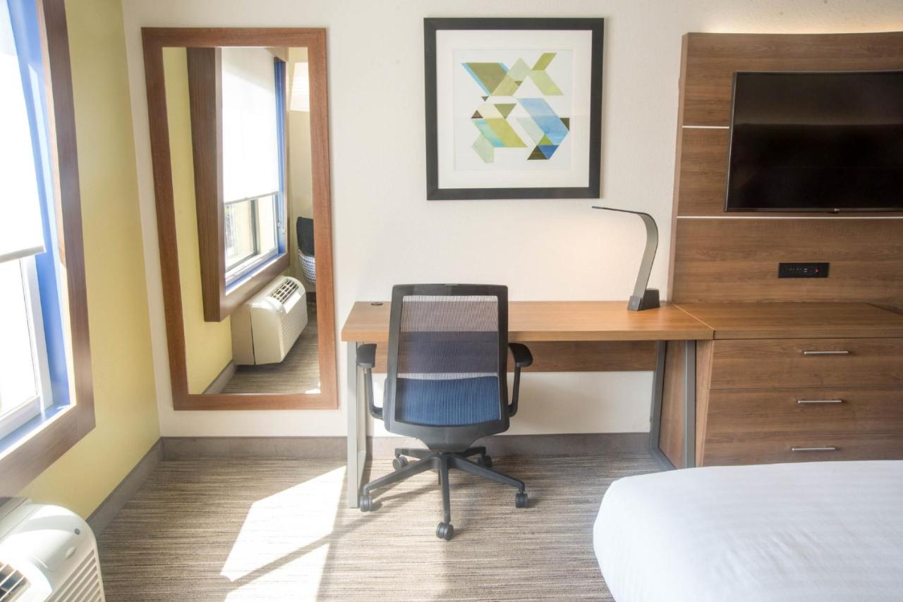 King Room - Non-Smoking at Holiday Inn Express Easton by IHG