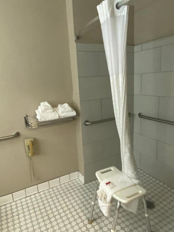 Queen Room - Disability Access/Non-Smoking at Super 8 by Wyndham Lynchburg VA