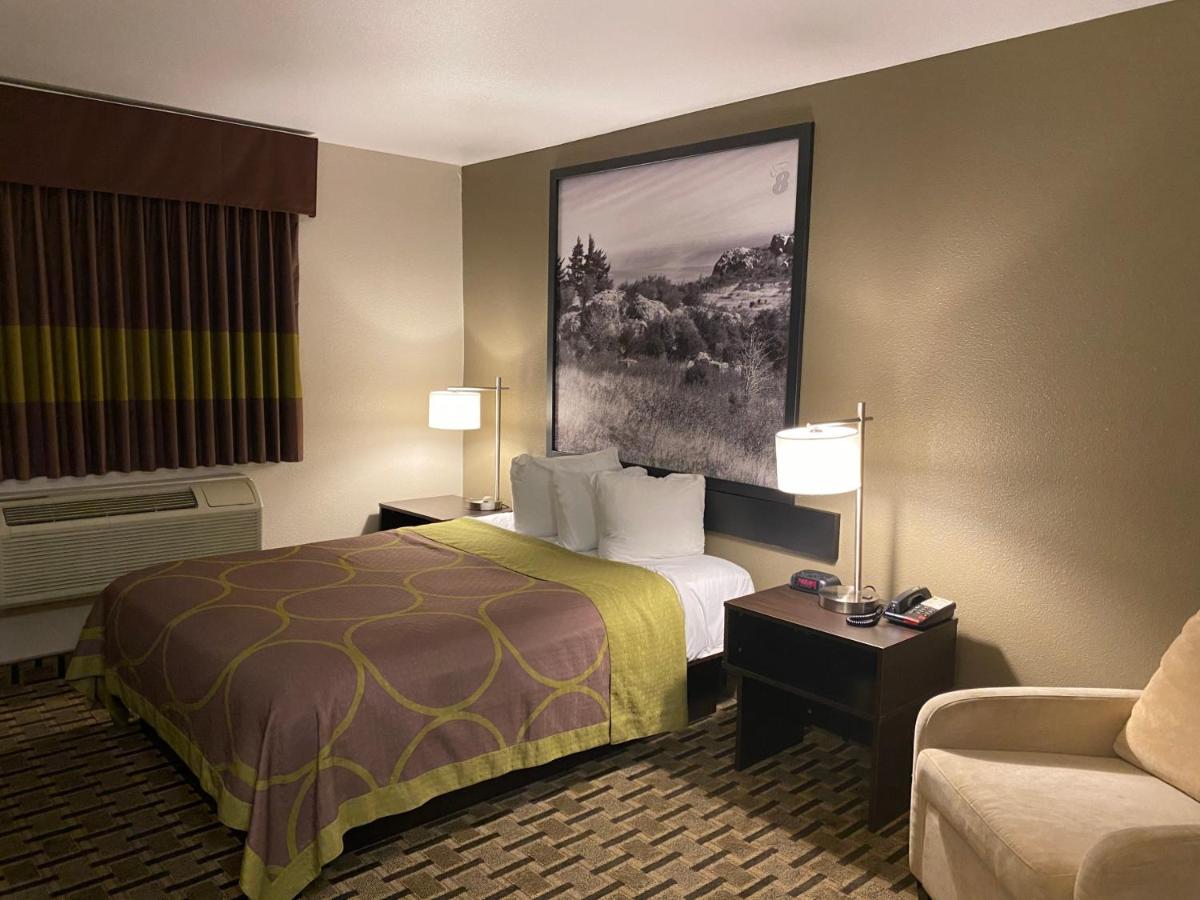 Queen Room - Disability Access/Non-Smoking at Super 8 by Wyndham Lynchburg VA