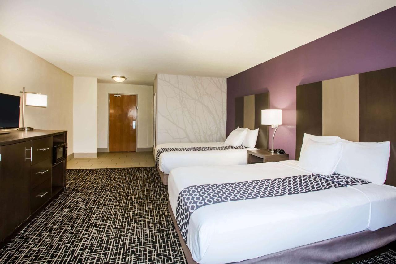 | La Quinta Inn & Suits by Wyndham Pontoon Beach IL
