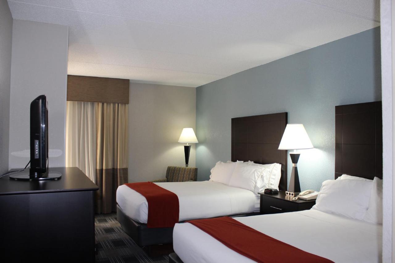 Double Room with Two Double Beds - Non-Smoking at Holiday Inn Express Forsyth by IHG