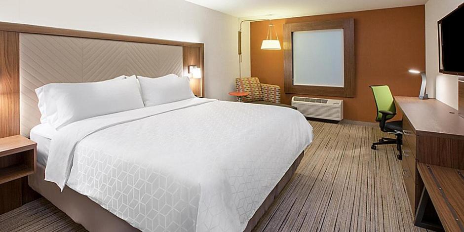  | Holiday Inn Express & Suites - Staunton, an IHG Hotel