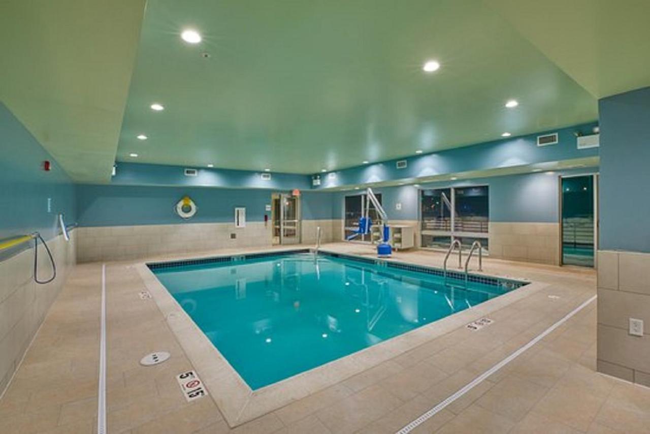 | Holiday Inn Express & Suites Mishawaka - South Bend, an IHG Hotel