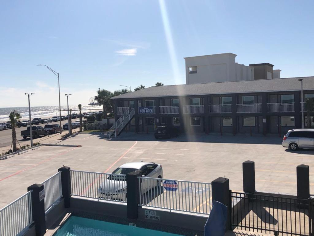 | Mariner Inn